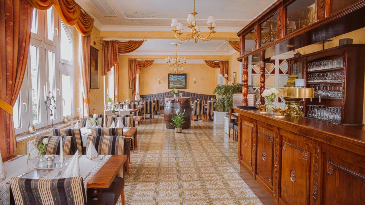 Alte Landratsvilla Hotel Bender Westerburg  Bagian luar foto