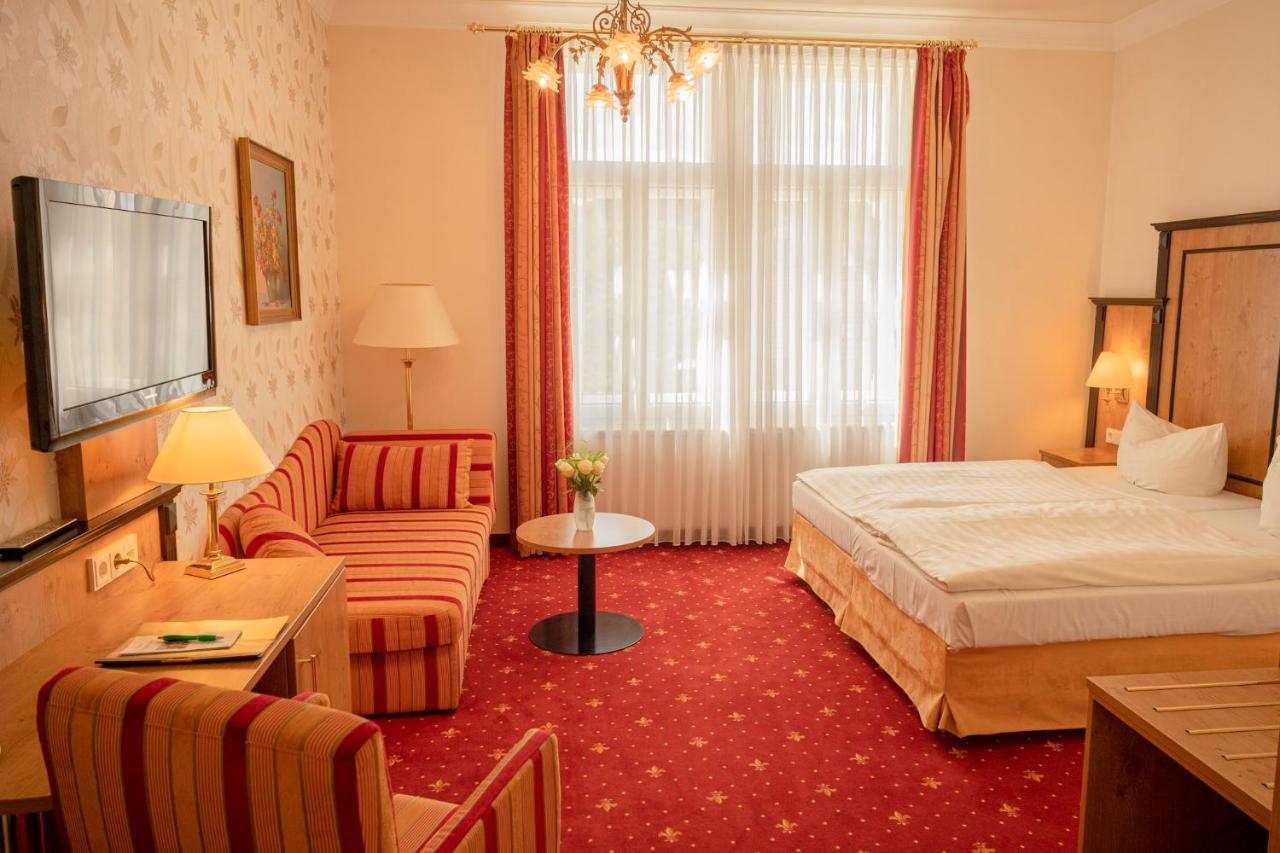 Alte Landratsvilla Hotel Bender Westerburg  Bagian luar foto