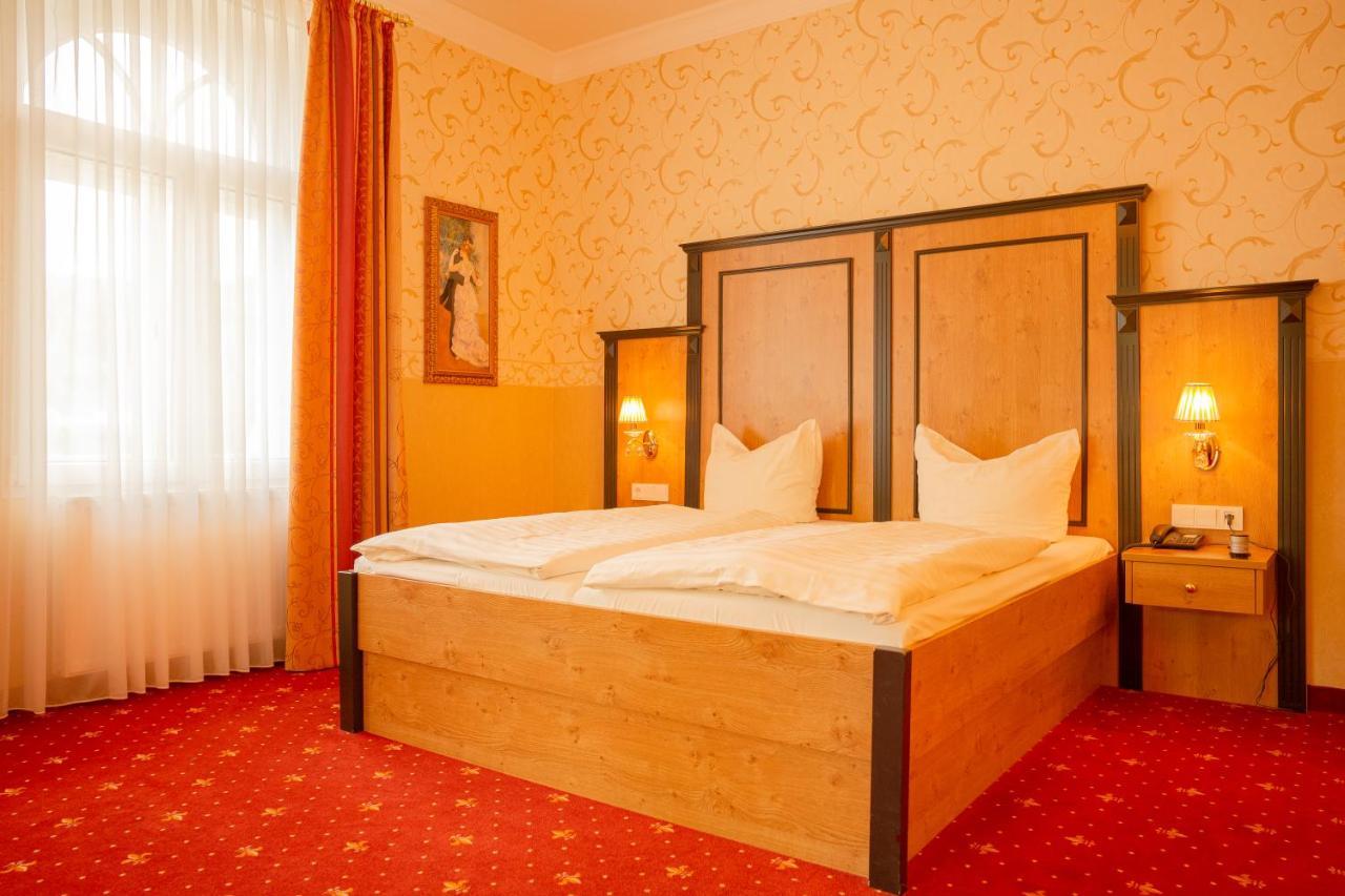 Alte Landratsvilla Hotel Bender Westerburg  Bagian luar foto