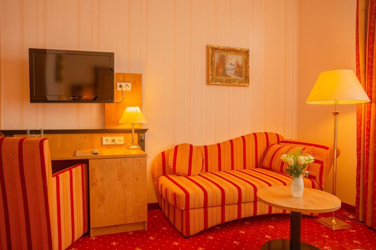Alte Landratsvilla Hotel Bender Westerburg  Bagian luar foto
