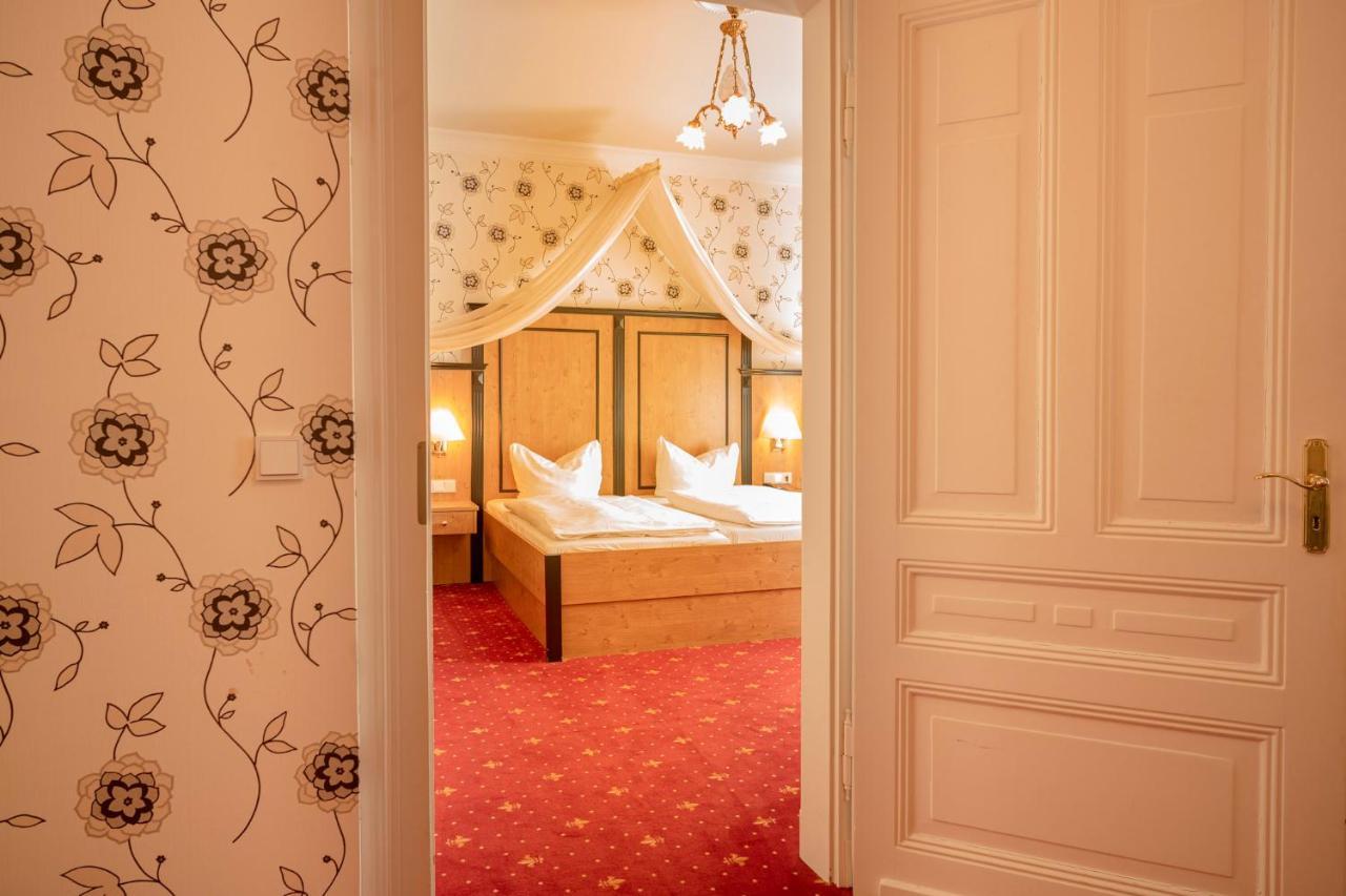 Alte Landratsvilla Hotel Bender Westerburg  Bagian luar foto